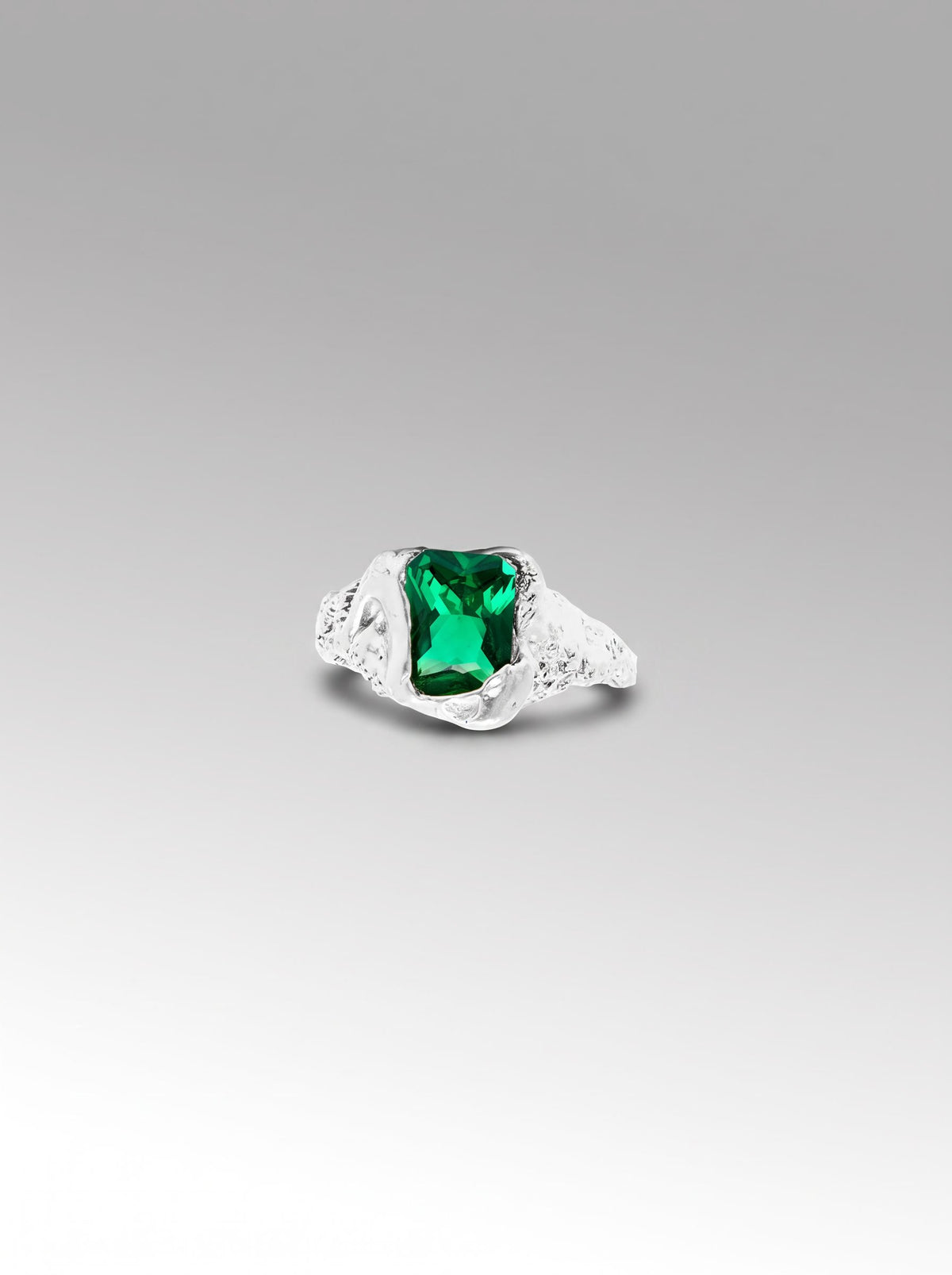 Anillo del Iaio ring – Silver / Emerald