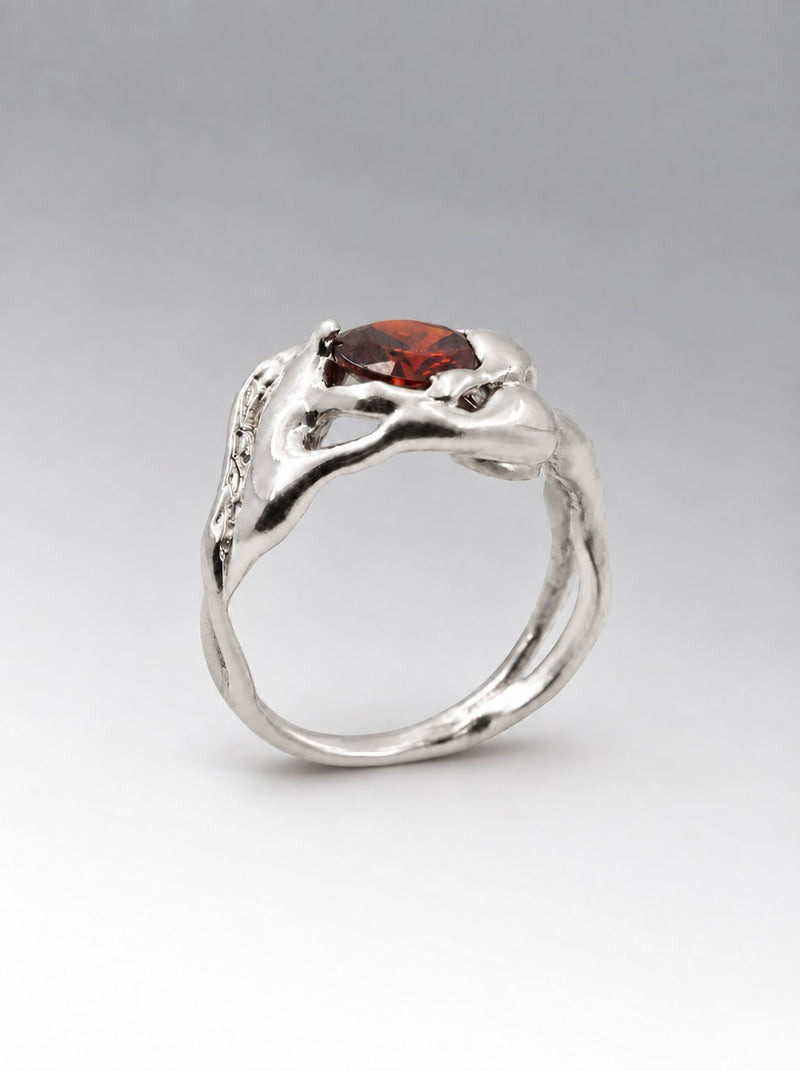 Dalia ring – Silver / Garnet