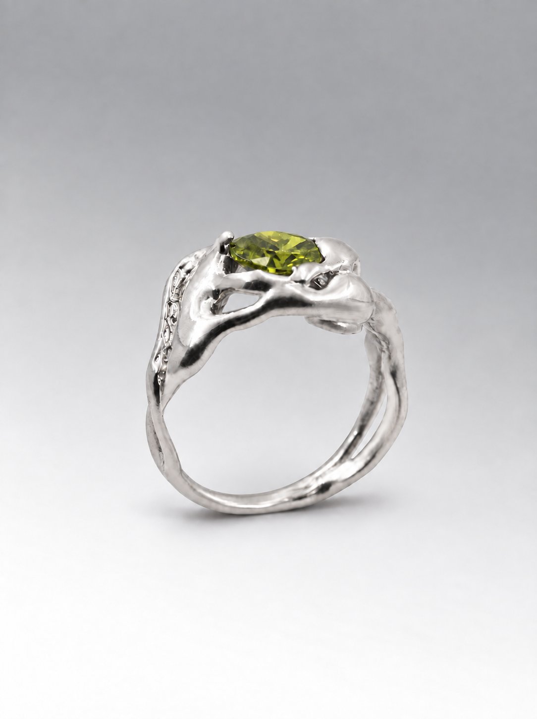 Dalia ring – Silver / Peridot