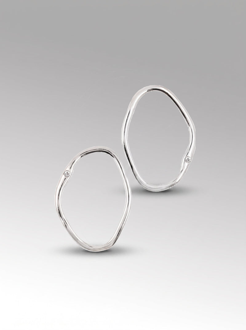 La Luz earrings – Silver / White