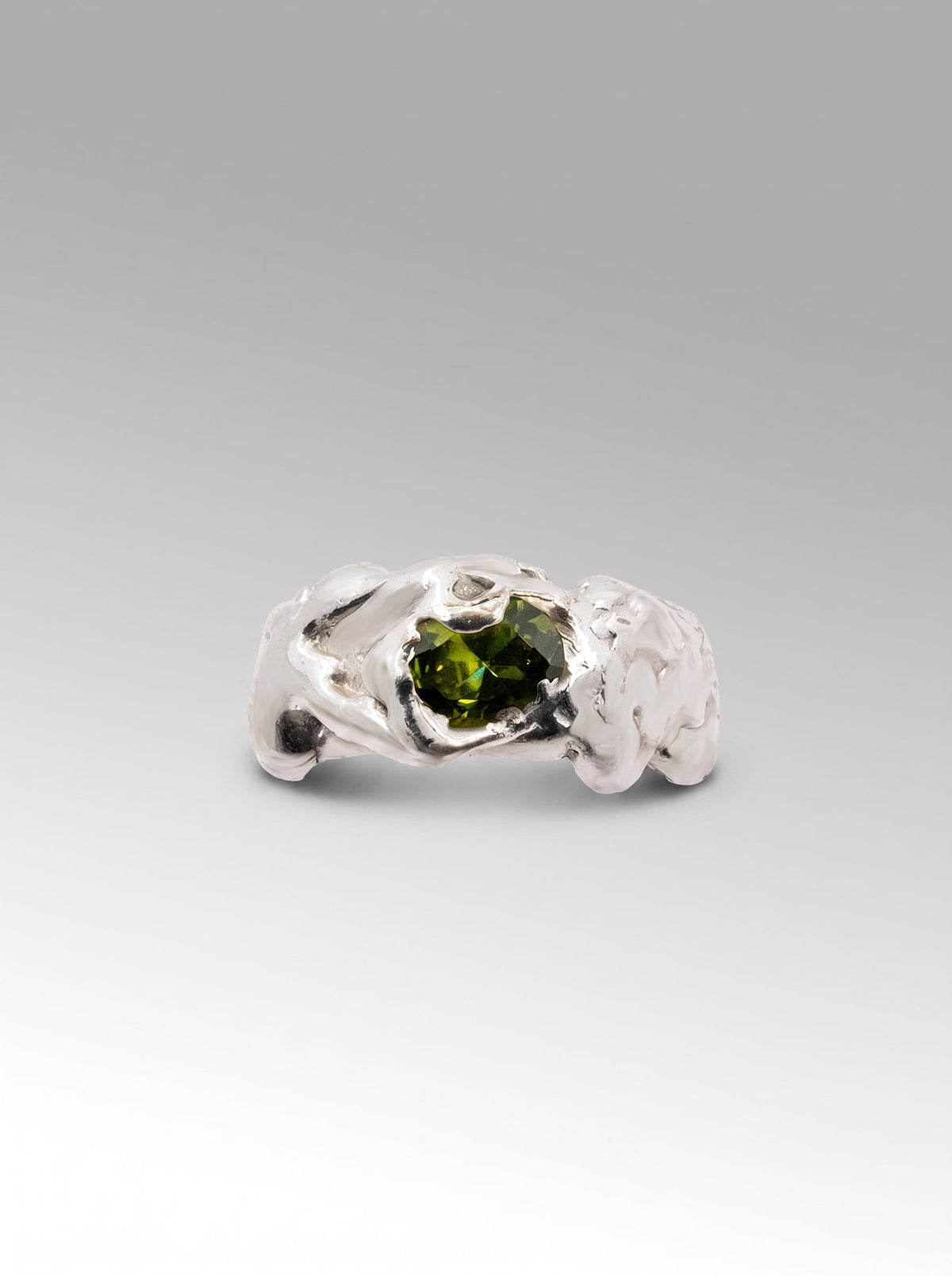 Medusa ring – Silver / Peridot
