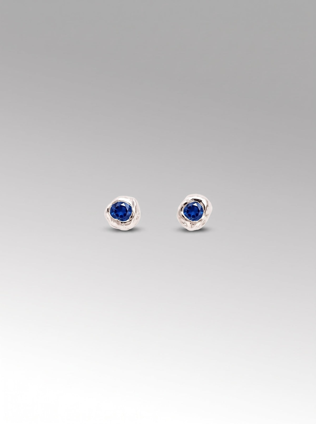 Semillas earrings – Silver / Sapphire